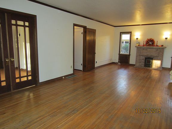 5th image of 18 W Cypress Ave