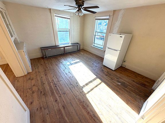 2nd image of 208 Breckenridge St APT 5