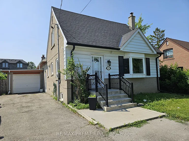 31 Compton Cres #MAIN 2ND — Photo 2