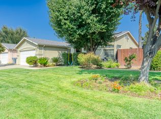 2699 Alamos Ave, Clovis, CA 93611