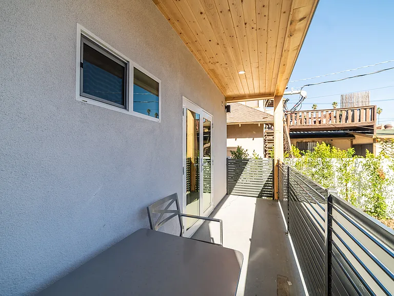 1140 Elden Ave #4 — Photo 7