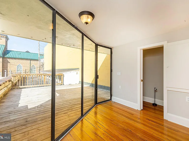 7 N Loudoun St #1/2 — Photo 20
