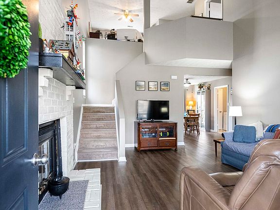 4th image of 2111 Fayette Dr #A