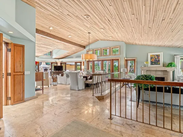 2969 Racetrack View Dr, Del Mar, CA 92014