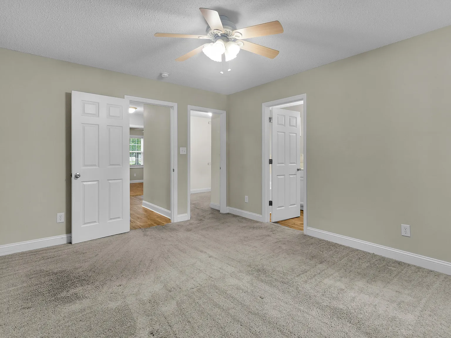 146 Monterey Circle - 1 — Photo 3