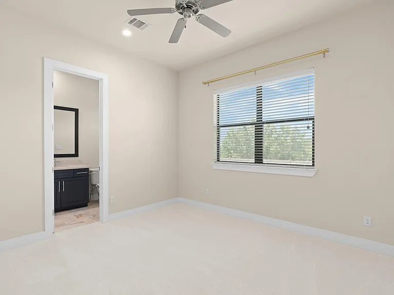 1212 W Dallas St — Photo 17