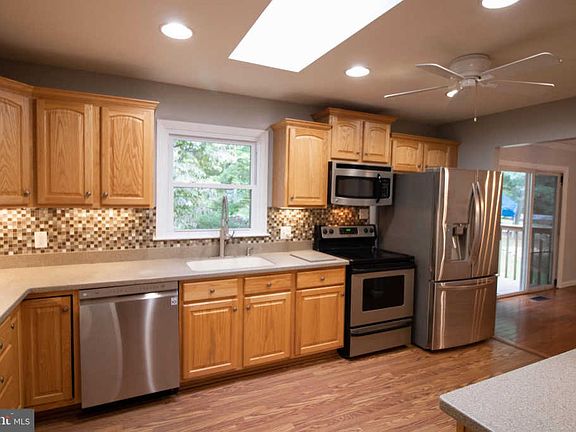 3rd image of 7207 Marriottsville Rd