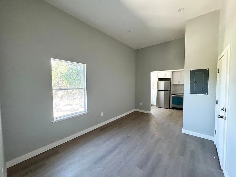 123 S K St — Photo 5