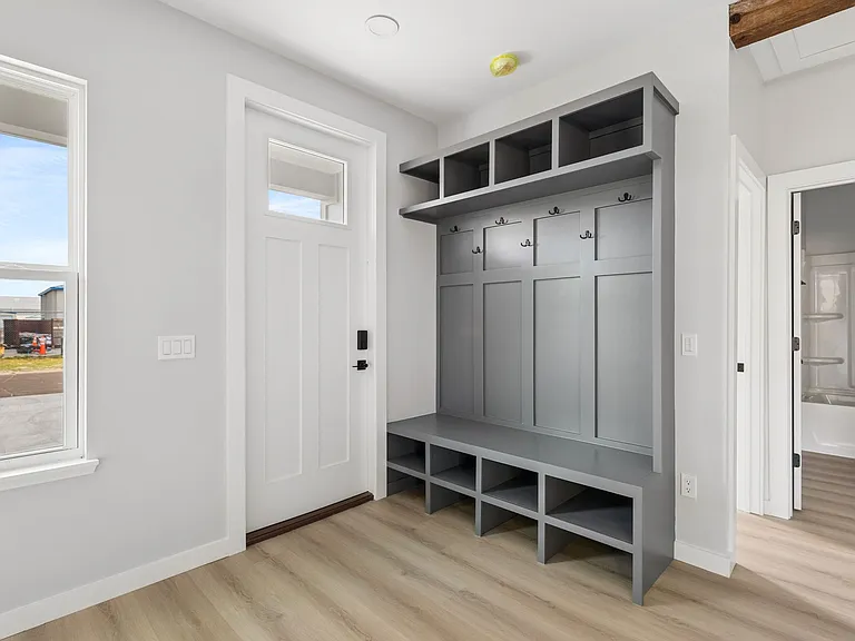 517 E 8th St #1 — Photo 5