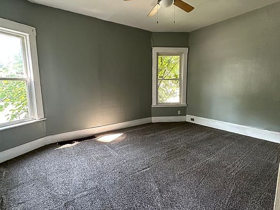 4th image of 3174 W 82nd St