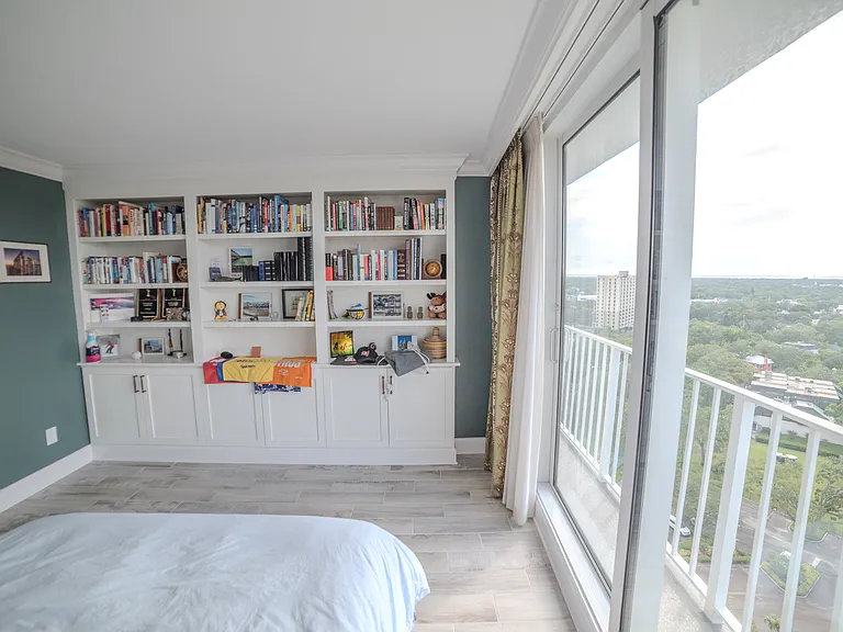 2611 Bayshore Blvd — Photo 26