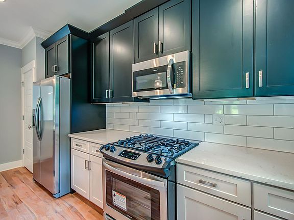 5th image of 3524B Sanford Ave