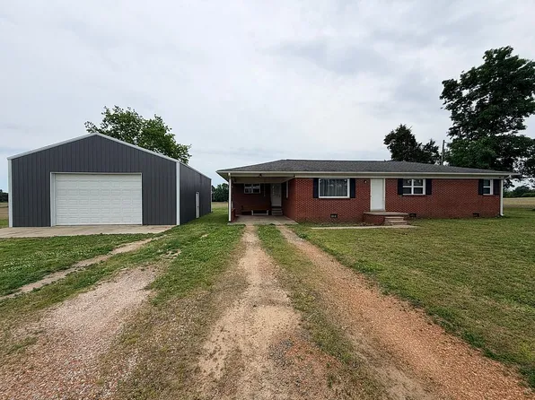 327 Latta Rd, Fulton, KY 42041