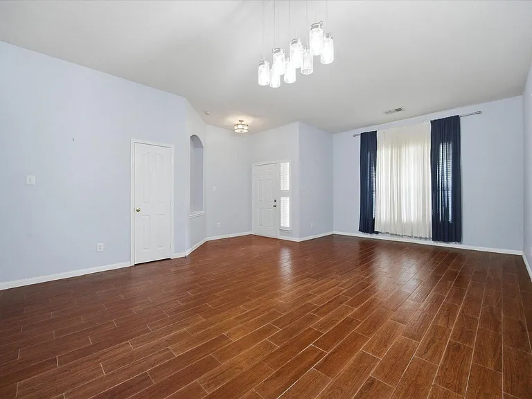 5101 Stonecrest Dr — Photo 26