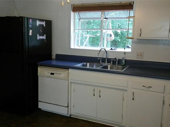 5th image of 341 W 22nd St