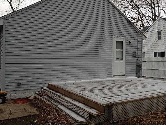 3rd image of 1215 Parkway Dr