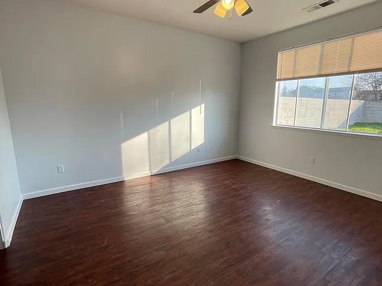 5764 E Tower Ave — Photo 9
