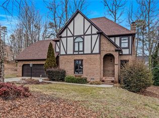 1708 Ambleside Ct, Greensboro, NC 27407