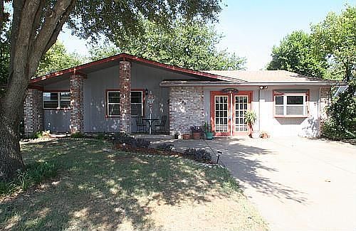 2nd image of 240 Palomino Dr