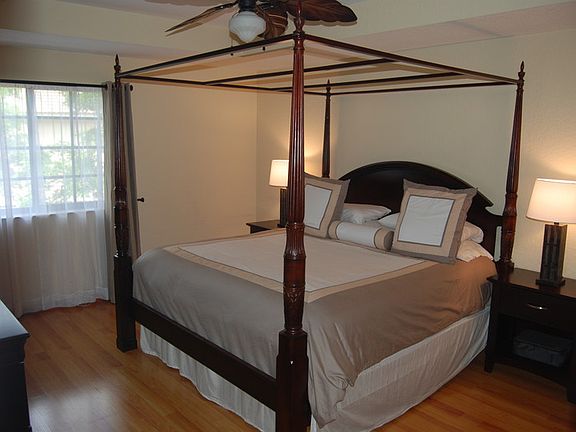 5th image of 4307 Vineyard Cir