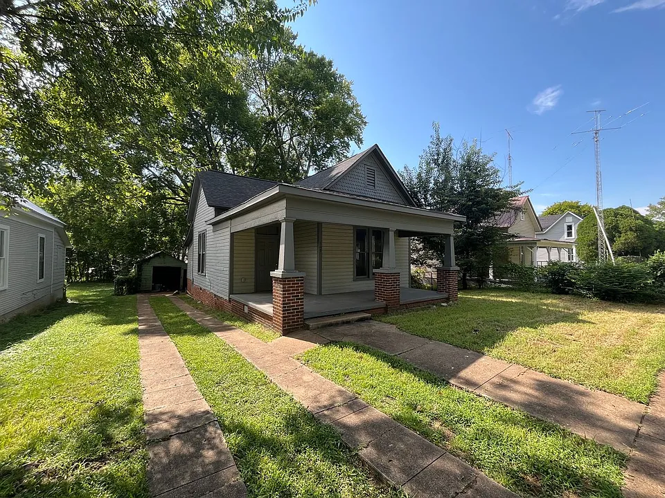 109 5th Ave NW