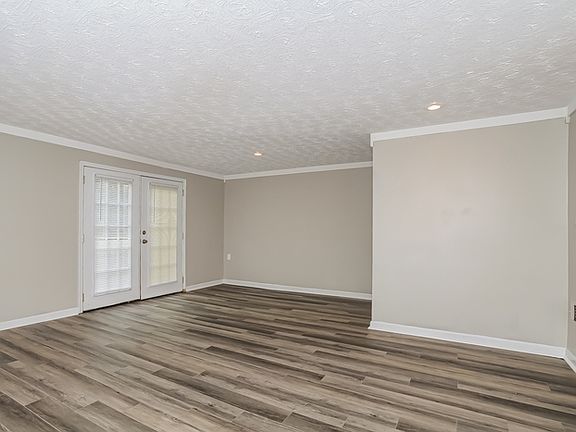 4th image of 335 Fernway Dr