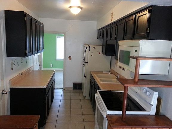 3rd image of 2430 Knight Ave