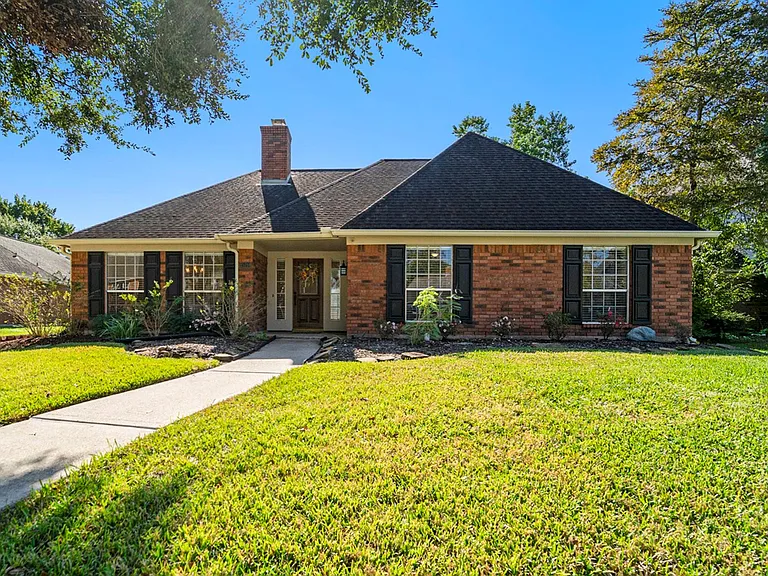 15214 Park Estates Ln — Photo 2