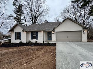 895 N Main St, Atwood, TN 38220