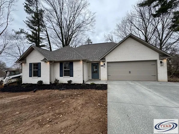 895 N Main St, Atwood, TN 38220