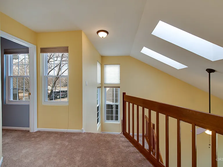 344 Kildare Ct — Photo 11