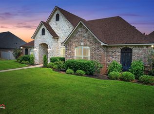 111 Colonel Burt Dr, Benton, LA 71006