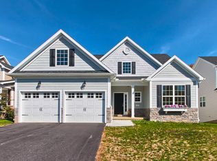 1013 Stonecroft Dr, Hanover, PA 17331