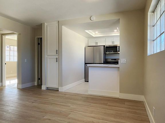 4th image of 533 S Glassell St #B