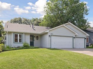 4925 Heather Ridge Rd N, Oakdale, MN 55128