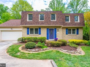 10154 Tapestry Ct, Fairfax, VA 22032
