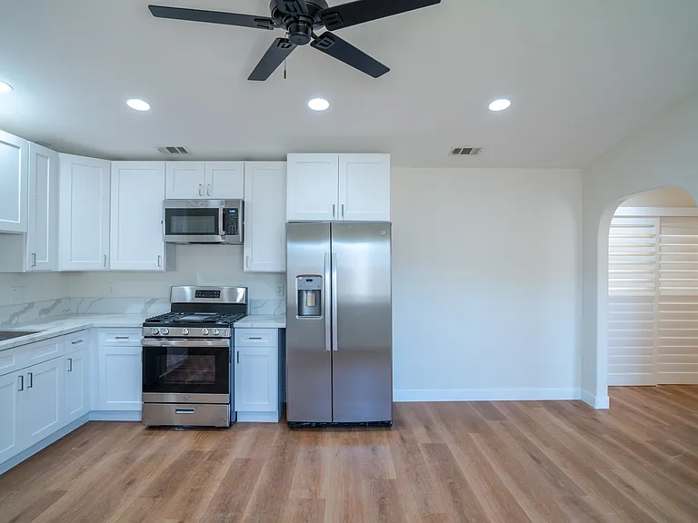 6402-06 Shane Place - 6406 — Photo 5
