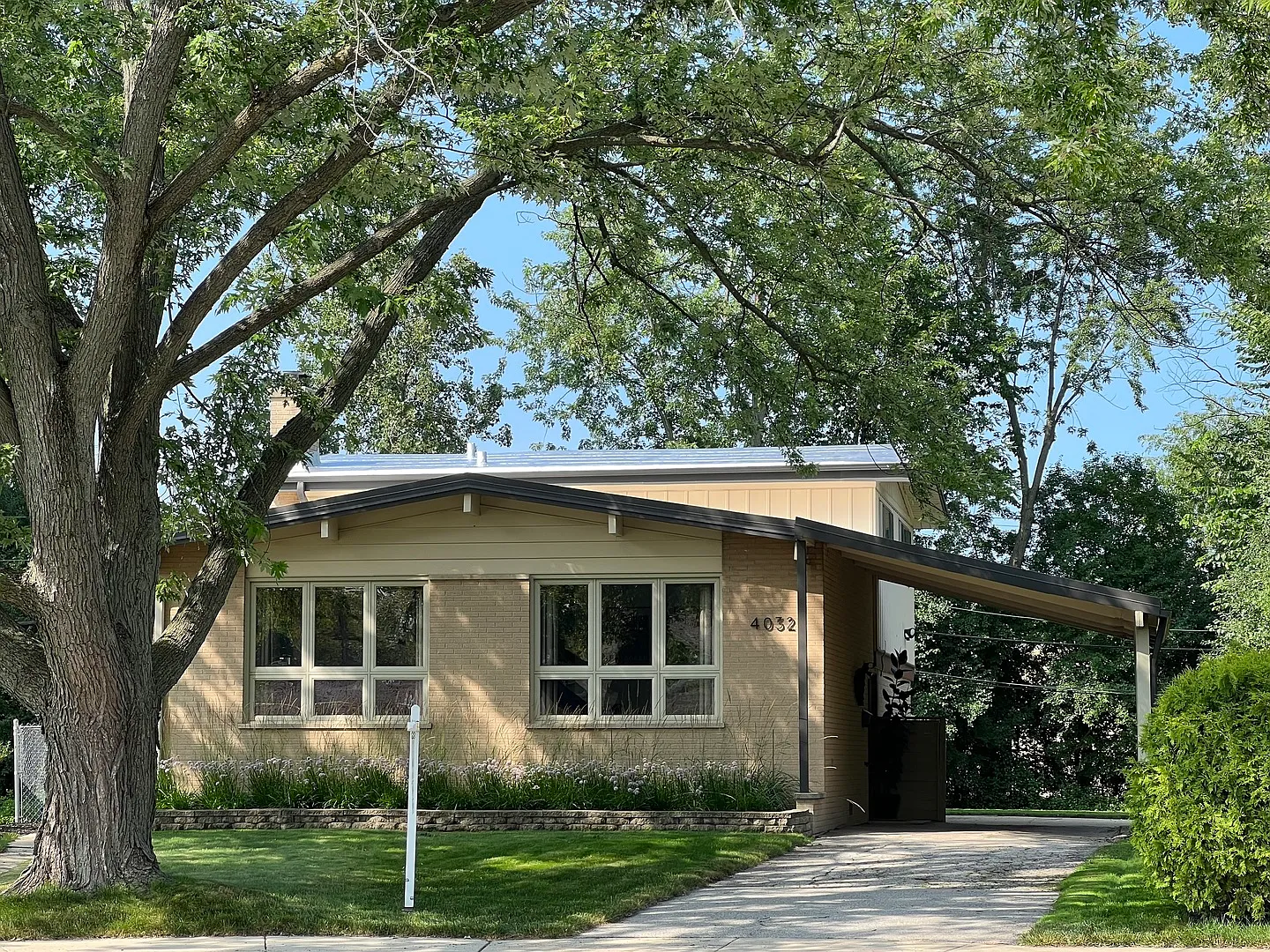 4032 Tower Cir photo 1