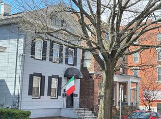 512 Chapel St APT 1R, New Haven, CT 06511