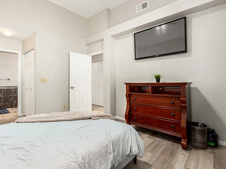 1001 N Pasadena St #50 — Photo 30