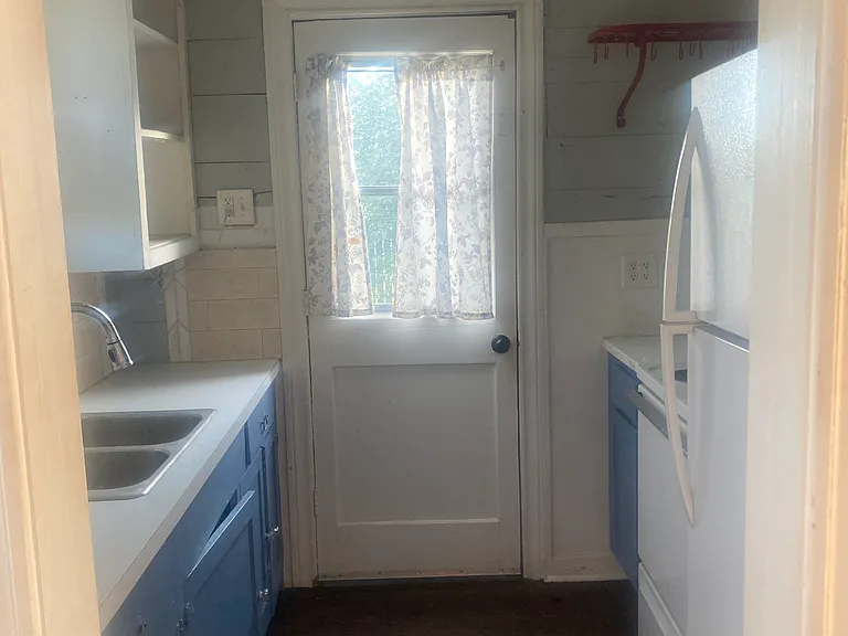 79 Sandra Ln — Photo 6