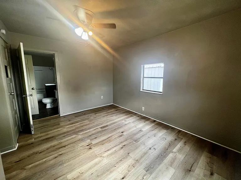 220 N 6th St — Photo 5