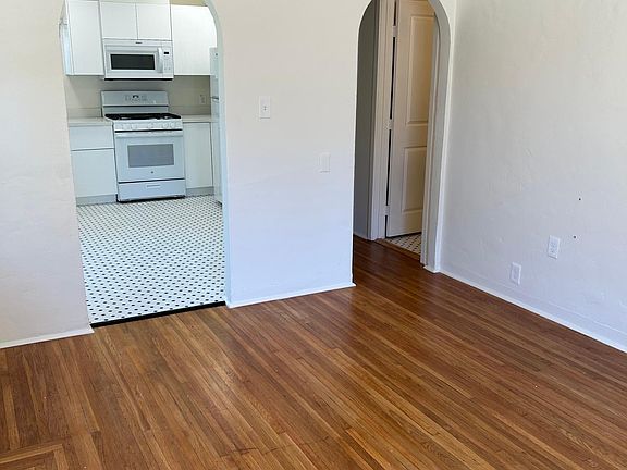 2nd image of 3581 1st Ave
