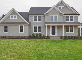 21 Phipps Pl, Tinton Falls, NJ 07724
