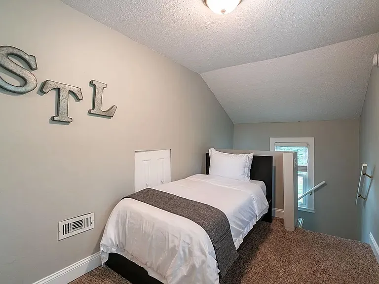 6723 Glades Ave — Photo 10