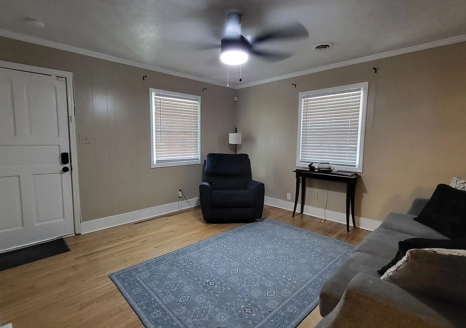3 Bedroom, 1 Bath Furnished Ranch Style Home — Photo 4