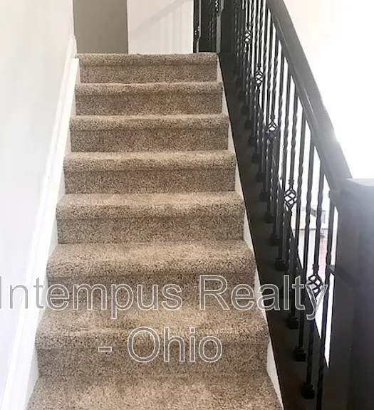 9390 Woodbine Way — Photo 32