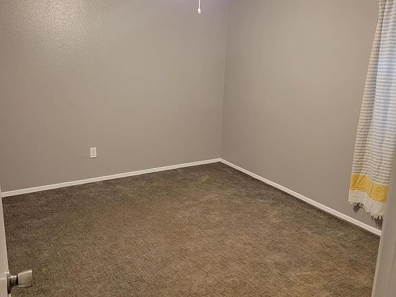 4th image of 1311 Debbie Dr