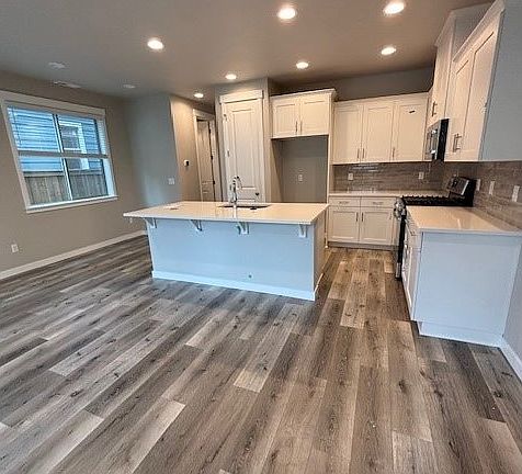 7th image of this home