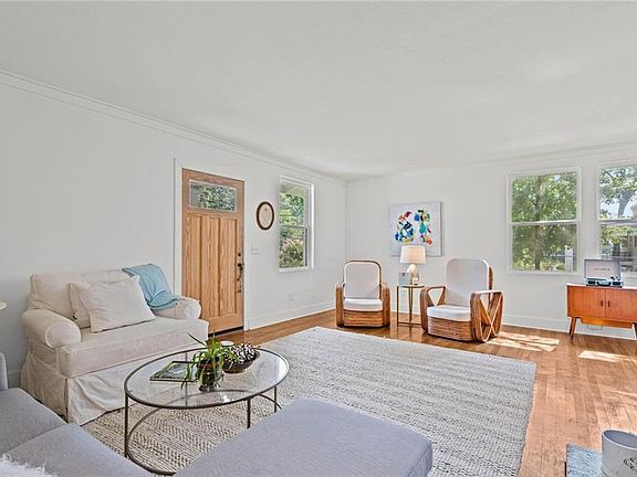 2nd image of 3751 Old Shell Rd
